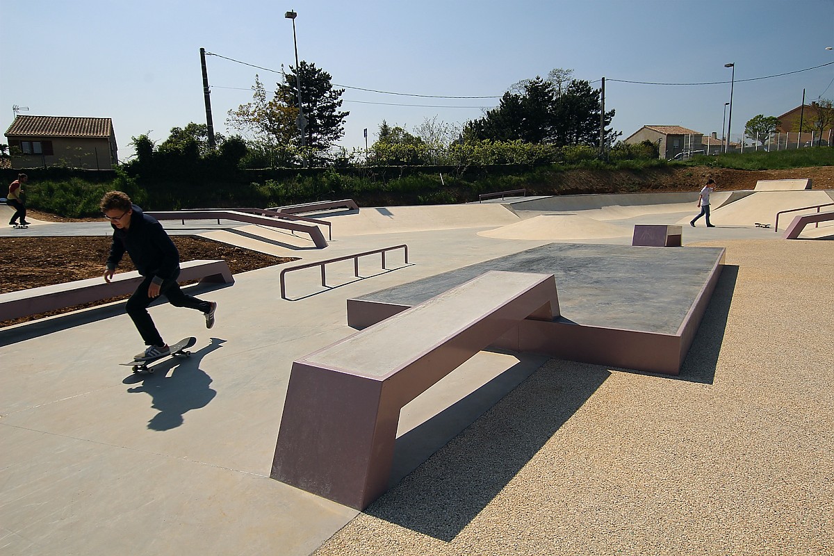 Saint-Marcel-Les-Valence skatepark